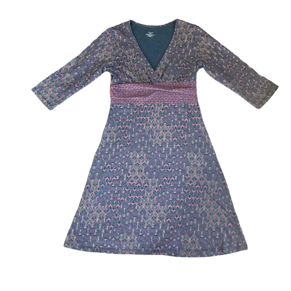 Patagonia Dress Size Medium Purple, Pink, And Dark Blue.